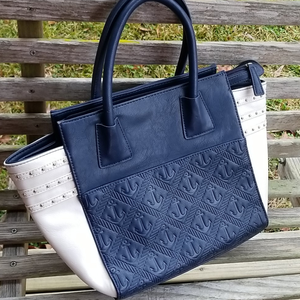 Blue/white purse